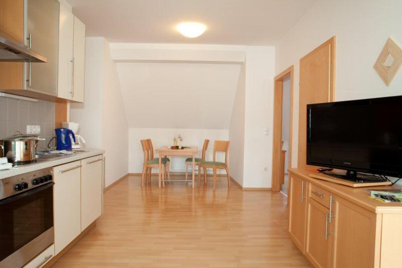 Raiffeisenhof Appartements Ehrenhausen Exterior foto